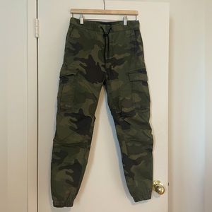 American Eagle (size XS) green camo pants.